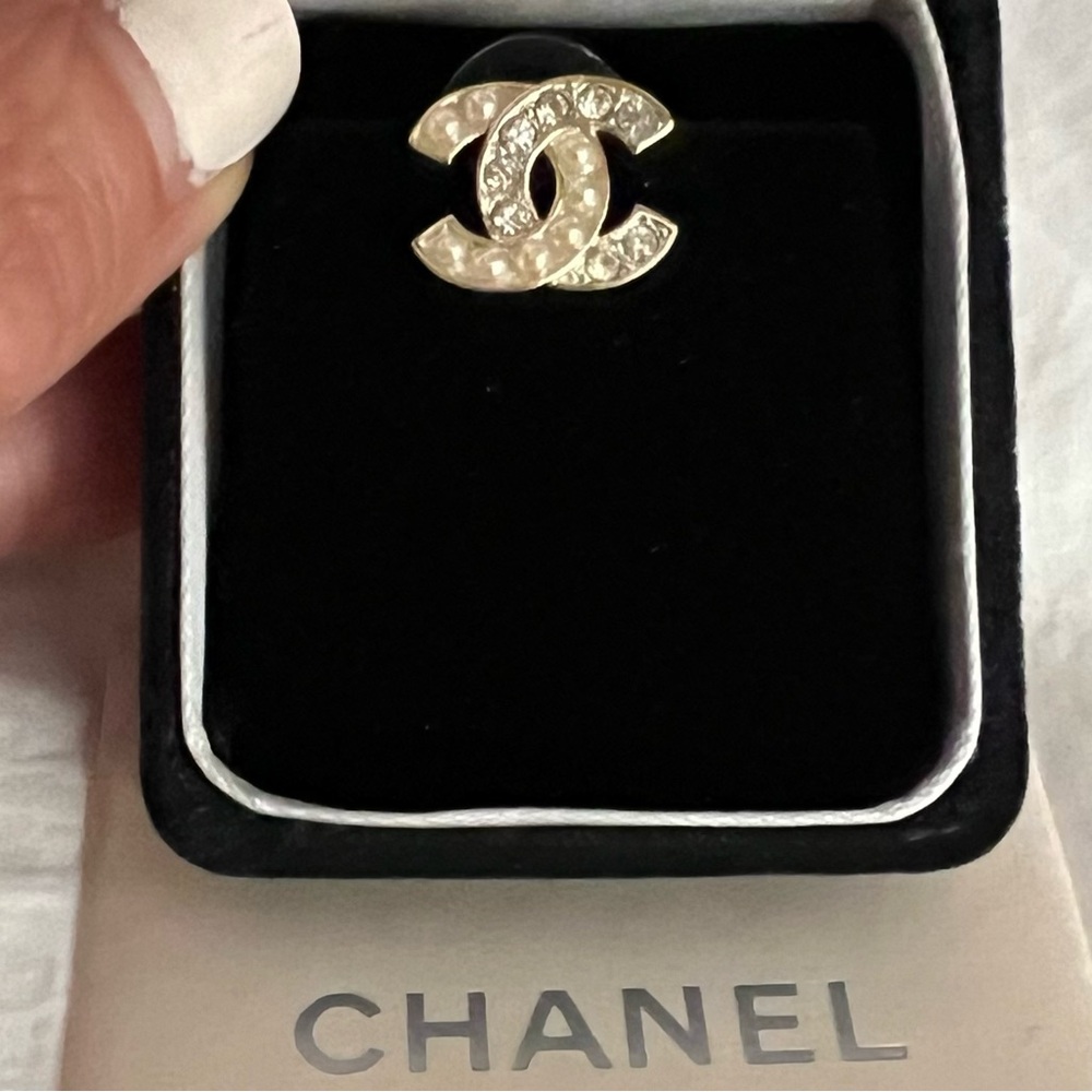 Chanel RARE CC Logo 21A Gold Pearl Strauss Crystal Single Earring